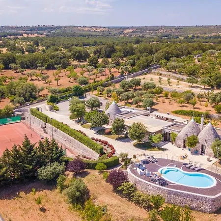 Trulli Ericla con campo da tennis Castellana Grotte