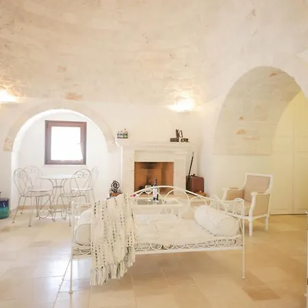 Trulli Ericla Con Campo Da Tennis Villa *
